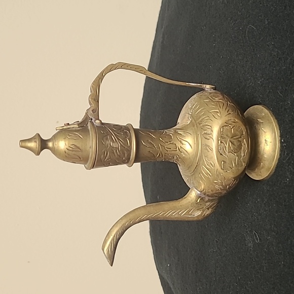 Saran Brass Indian Tea Water Pot - Picture 3 of 8